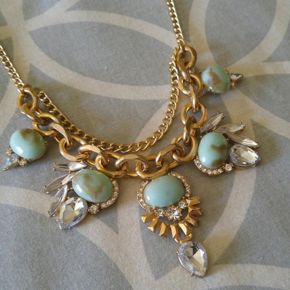 Costume Necklace - Picture 6 of 7